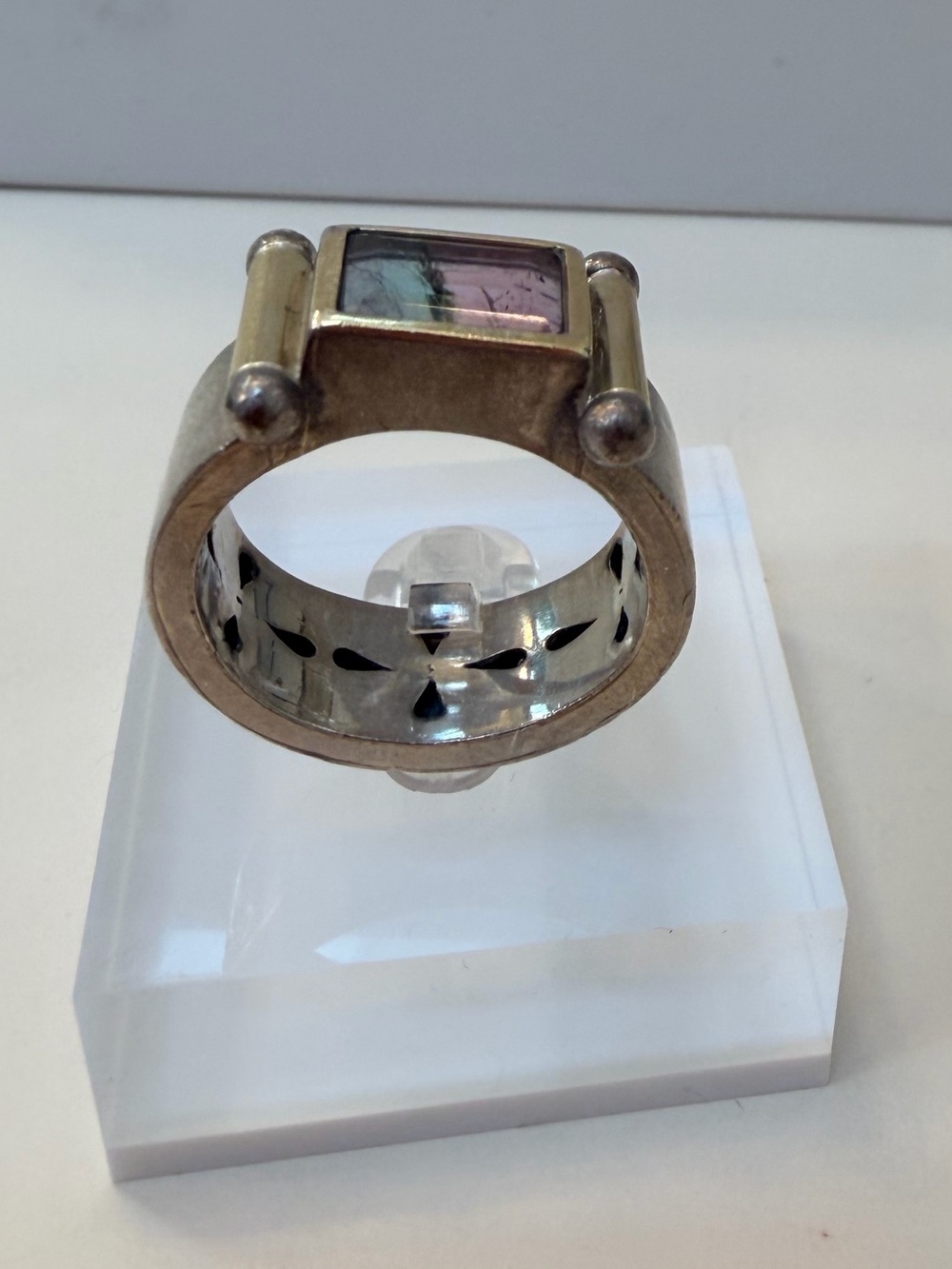 Silver-Tone Iridescent Rectangular Stone Wide Band Statement Ring Size 8–8.5 - Picture 9 of 15